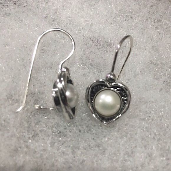 SILPADA ‘Forever Fearless’ Sterling Silver 925 Heart Shaped Pearl Drop Earrings - Picture 4 of 8